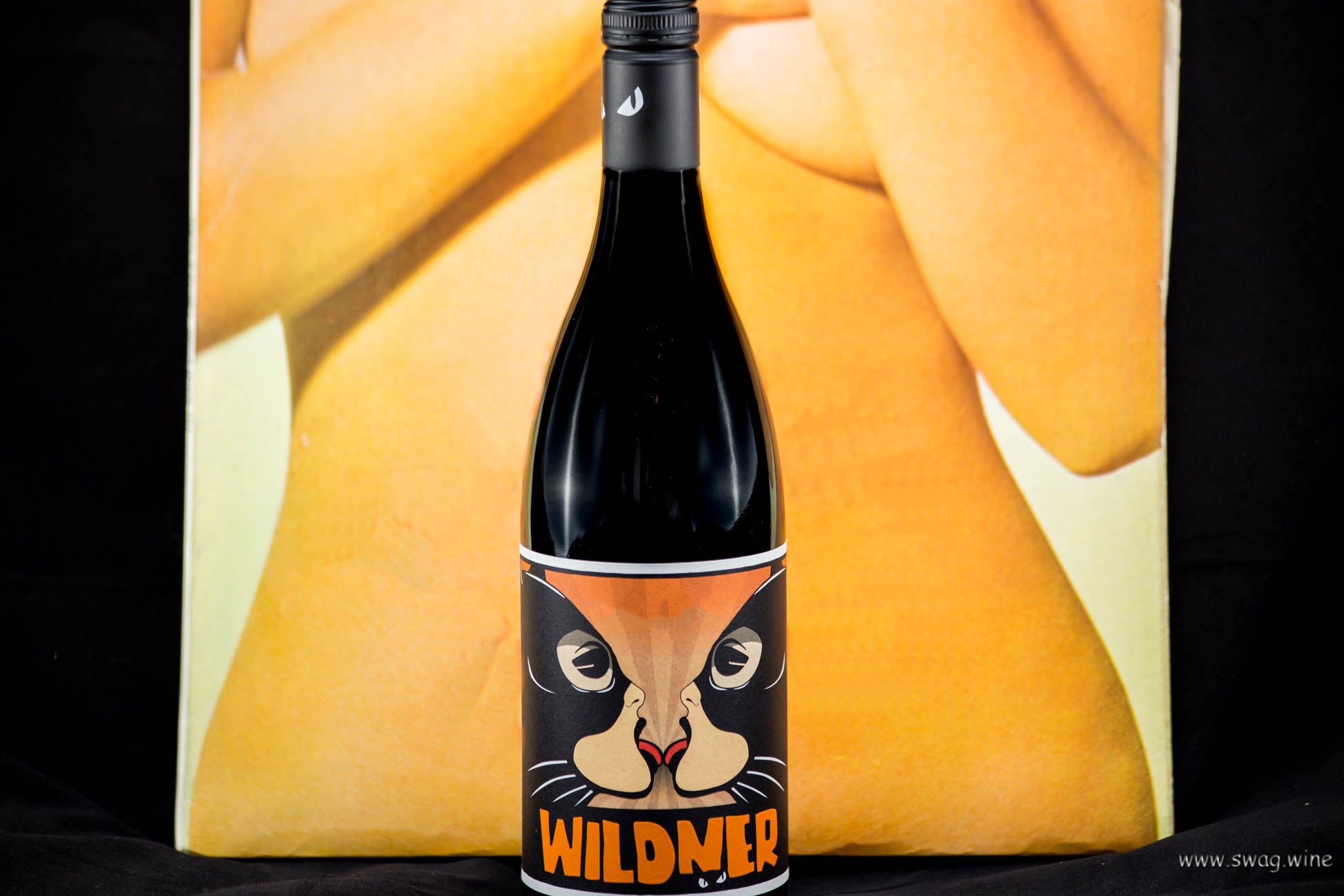 background Wildner Wein mit der Katze Cuvée Catwoman Erotikwein