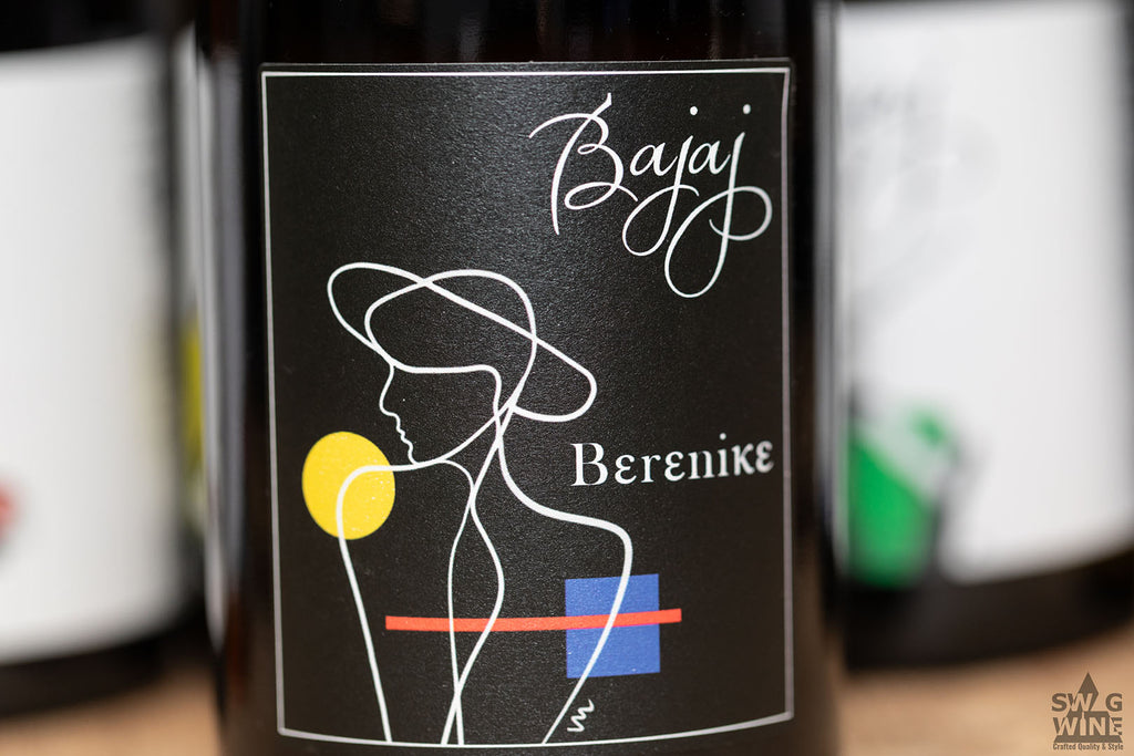 Bajaj Adriano Moretti Spumante Sekt Berenike aus Barbera Etikett mit Frau und Mustern