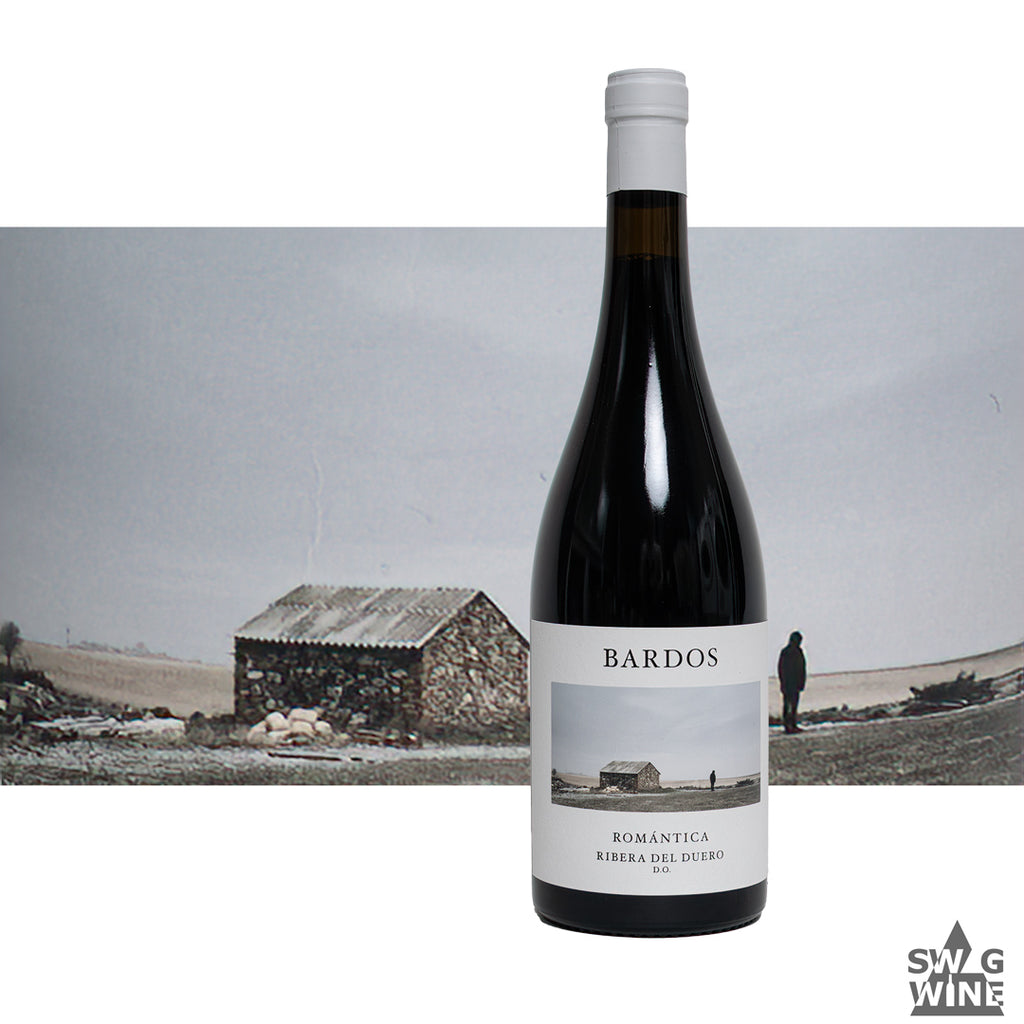 Crianza Romantica von Bodegas Bardos - Flasche vor Steinhaus im Ribera del Duero