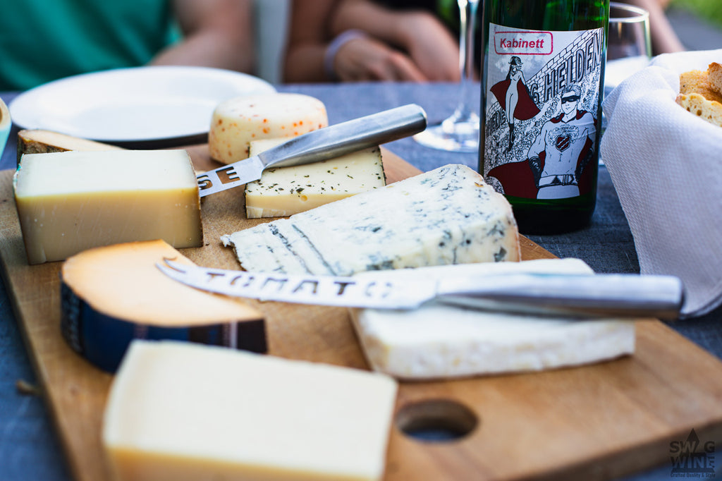 Niederberg Helden Riesling Kabinett Schloss Lieser - Mosel mit Kaeseplatte Foodpairing