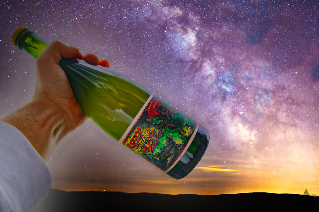 Riesling Petillant Naturel Rizzy Starmust von Steffelter Hof an der Mosel - Flasche vor Milchstraße