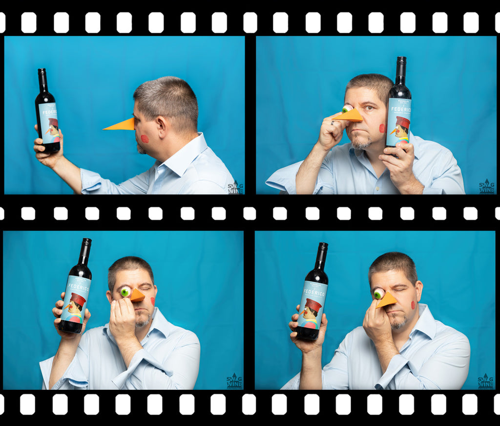 Sangiovese die Romagna DOC  Federico von La Pandolfa - Filmstreifen mit vier Fotos von Markus von Swagwine mit einer Pappnase und Glotzauge und der Weinflasche