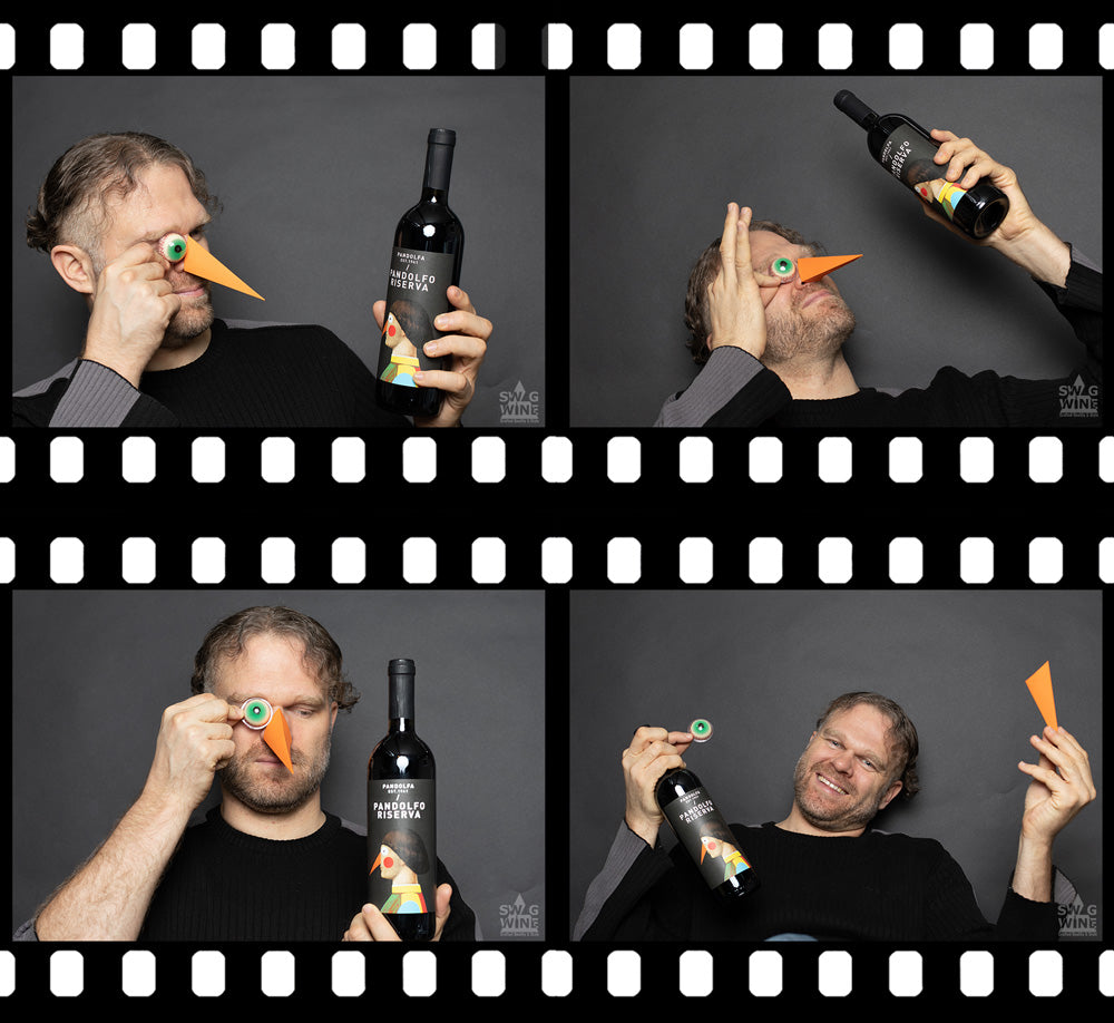 Sangiovese die Romagna Riserva Pandolfo - Sven von Swagwine mit Pappnase und Glotzauge in Filmstreifen mit Weinflasche