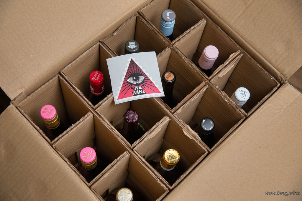 Swagwine Weinflaschen mit Etiketten mit Style in einem Versandkarton