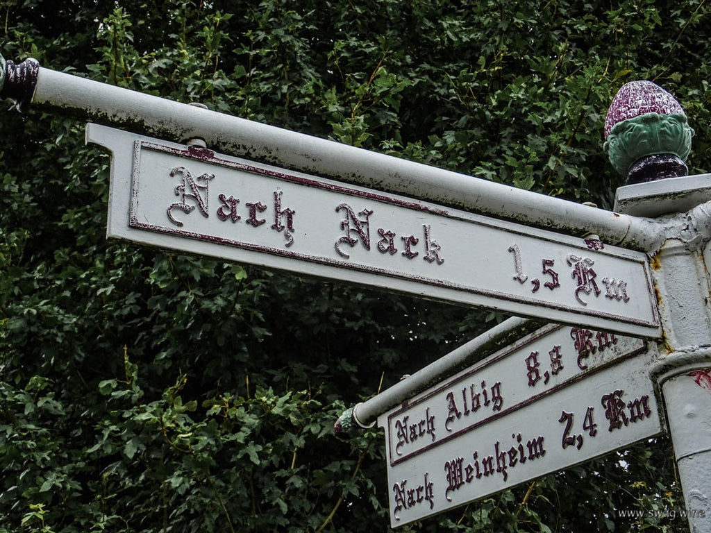 Alter Wegweiser nach Nack in Rheinhessen - Weingut Wildner