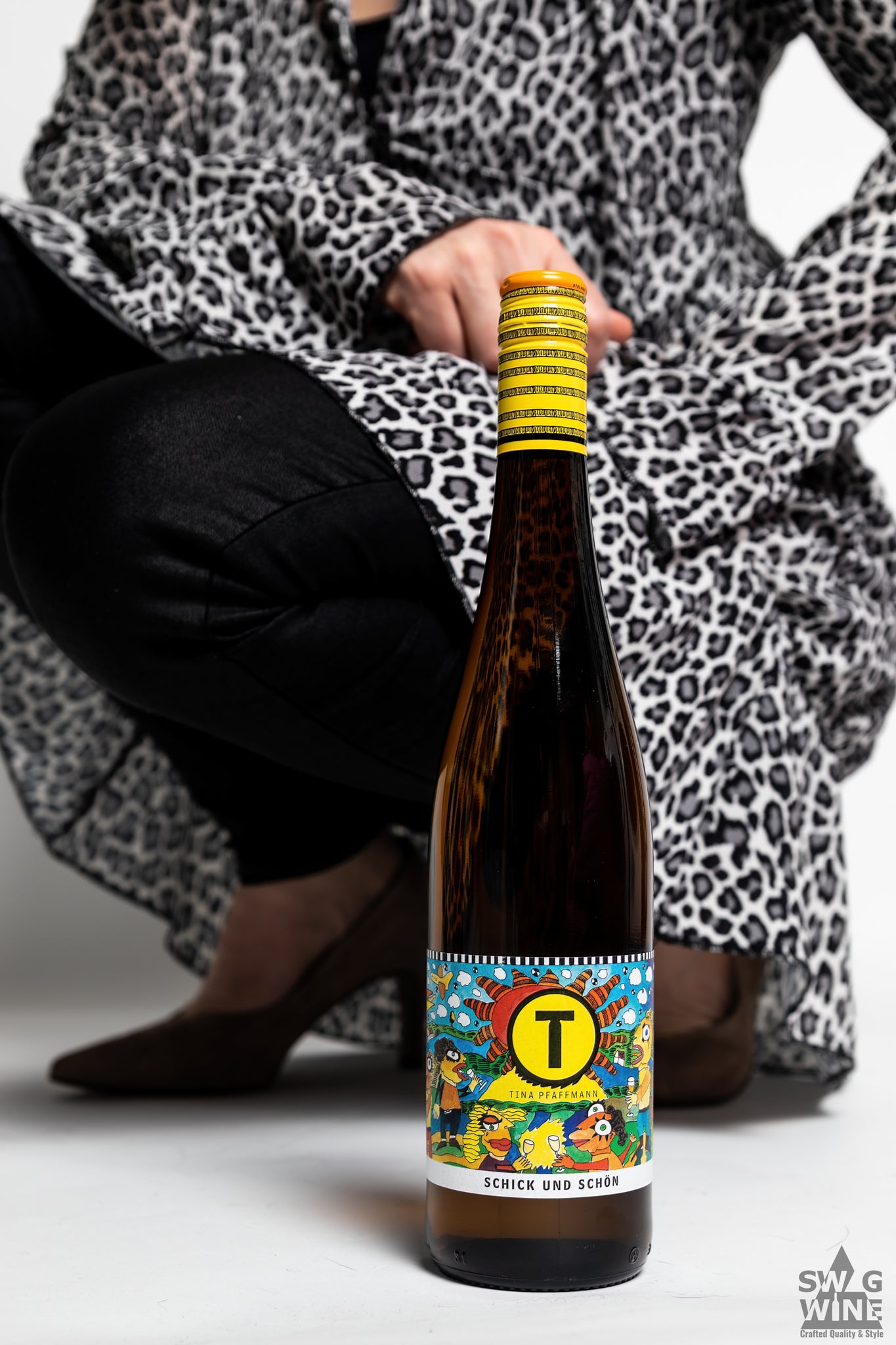 Frau mit Riesling Schick und Schön Tina Pfaffmann Pfalz Swagwine Comic Label bunt