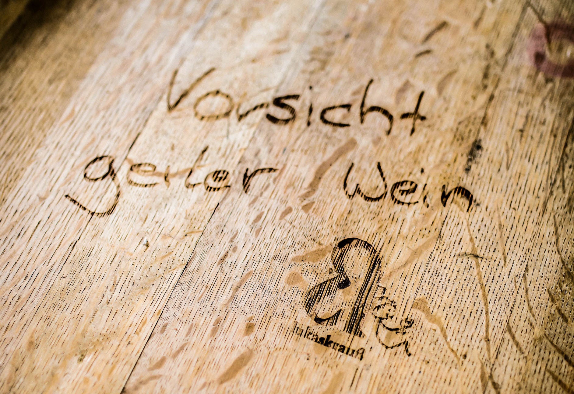 Lukas Krauß Mann mit Hut Pfalz Vorsicht geiler Wein