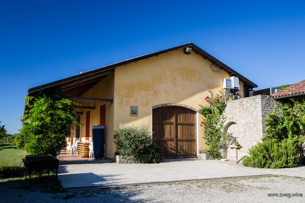 Das Weingut Azienda Agricola Carlo Revello e Figli in Santa Maria, La Morra, Piemont