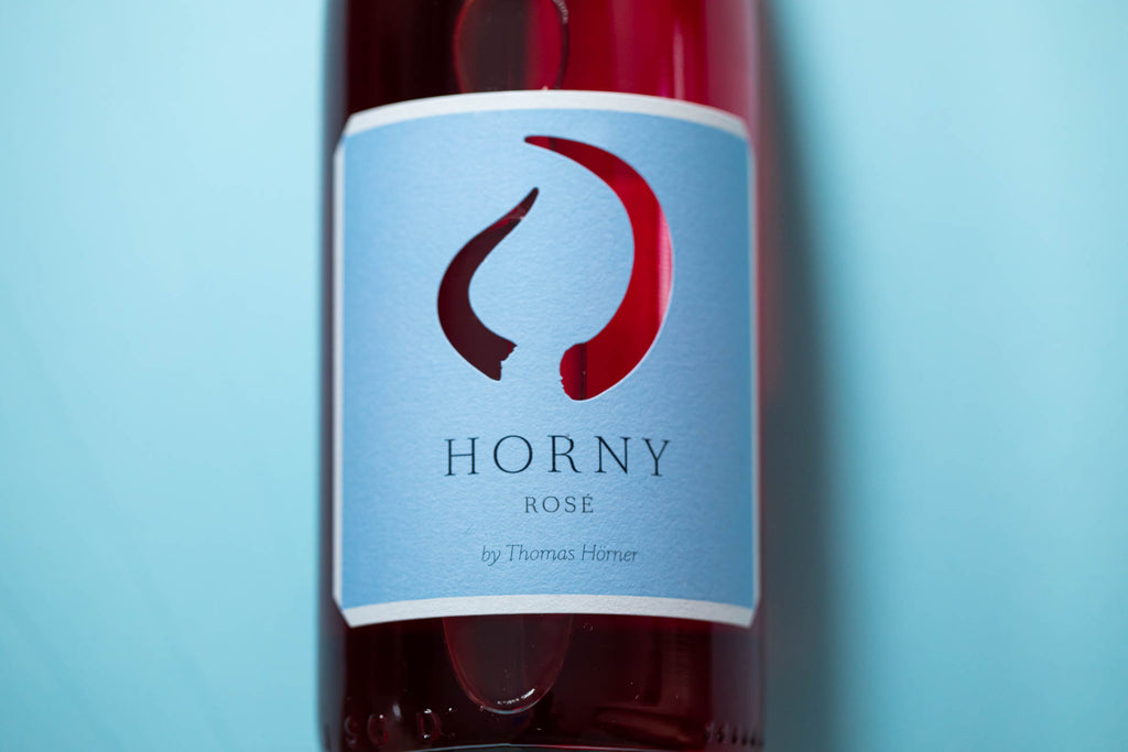 Etikett des Horny Rosé  – stylishes Design vom Weingut Hörner, Pfalz