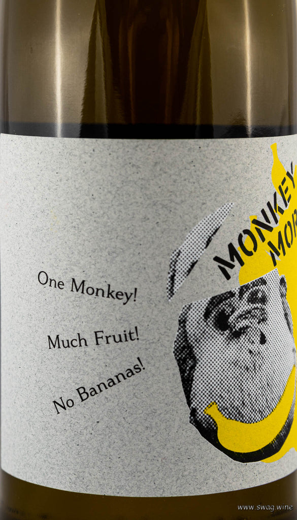 Monkey Morio Weißwein von Hanewald-Schwerdt aus der Pfalz - Etikett mit Affe und Aufschrift One Monkey! Much Fruit! No Bananas!