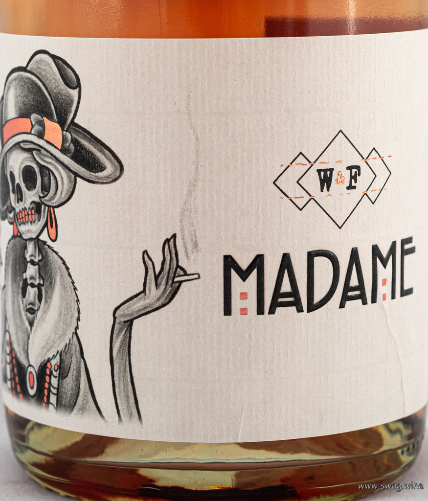 Rosé Sekt Madame  von Wohlfahrt-Franke aus dem Rheingau - Etikett mit Skelett  in Frauenkleidung